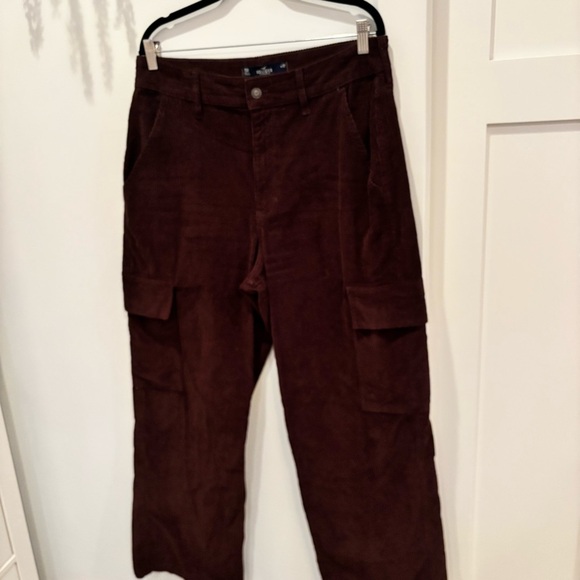 Hollister Ultra High-Rise Baggy Cargo Pants Dark Brown Corduroy Size 30 - Picture 2 of 11